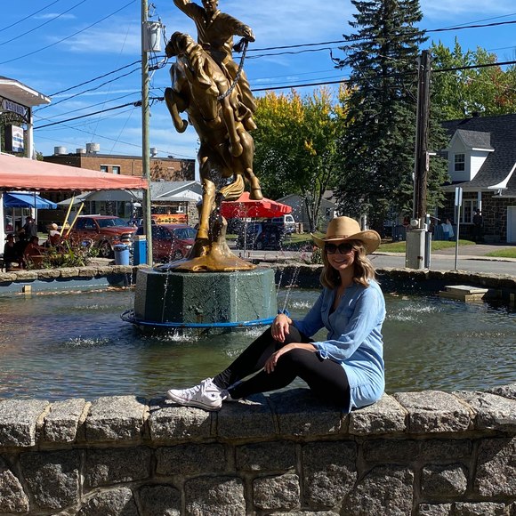 Meet your Posher, Audrey - Picture 1 of 1